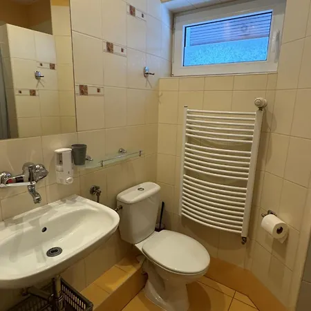 فندق مبيت وإفطار Przy Skalkach شكلارسكا بوريبا